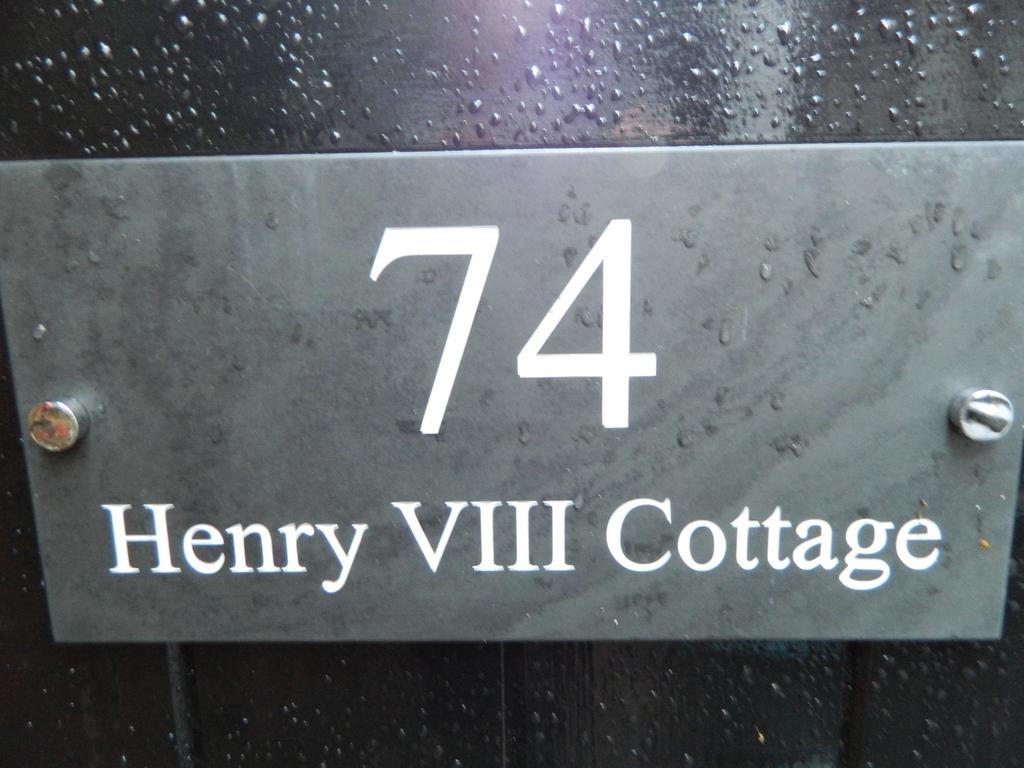 Henry VIII Cottage In The Heart Of Henley Exterior photo